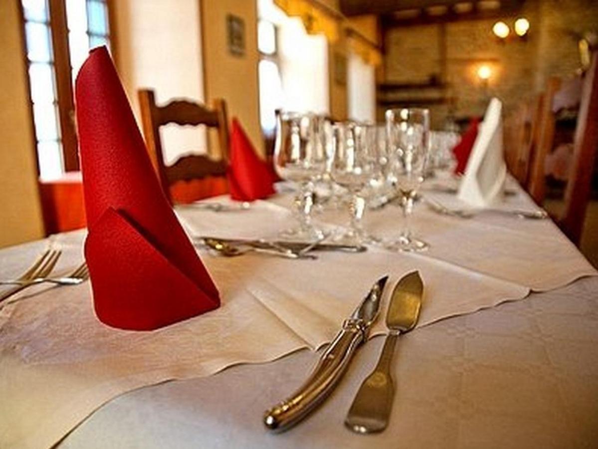 Hotel La Croix Verte - Le Relais Des Moulins